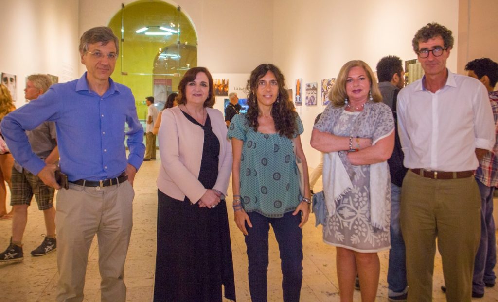 En la imagen: Guillermo Marín, Consul General de España en Cartagena de Indias; Cristina Cuesta, directora de la Fundación Miguel Ángel Blanco, Mercedes Flórez, directora del Centro de Formación de la Cooperación Española en Cartagena de Indias, Consuelo Ordóñez, presidenta del Colectivo de Víctimas del Terrorismo de España (COVITE) y Javier González, Ministro Consejero de la Embajada de España en Colombia.