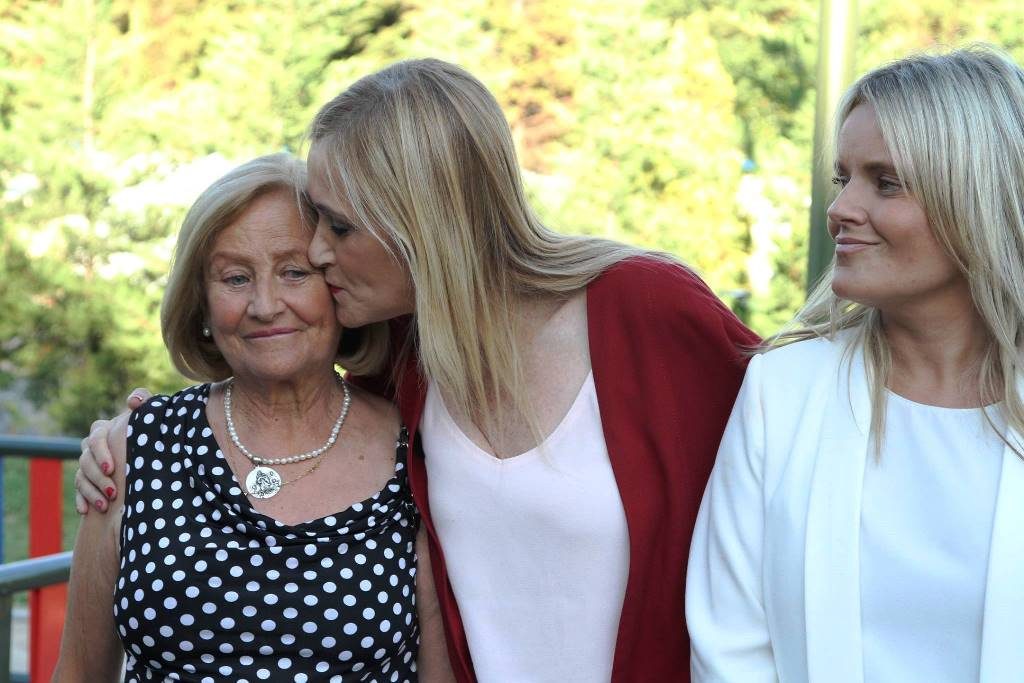  Madre de Miguel Angel Blanco, Consuelo Garrido, Presidenta de la CAM, Cristina Cifuentes y Marimar Blanco