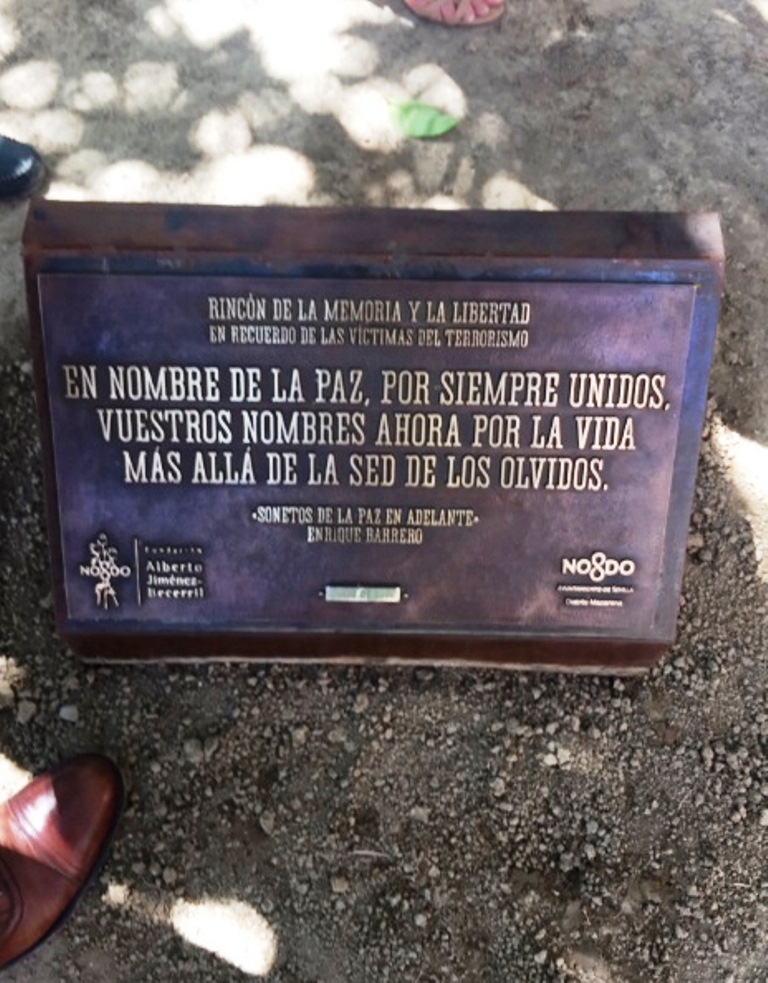 Placa del nuevo Rincón de la Memoria y la Libertad