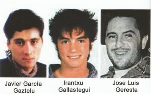 Los tres terroristas que secuestraron y, 48 horas después, asesinaron al indefenso concejal: Txapote, Amaia y Oker. Los dos primeros, pareja, han tenido dos hijos. El tercero apareció muerto unos años después.