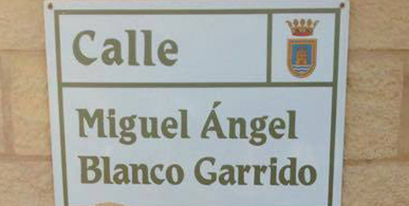 Calle dedicada a Miguel Ángel Blanco en Rota.
