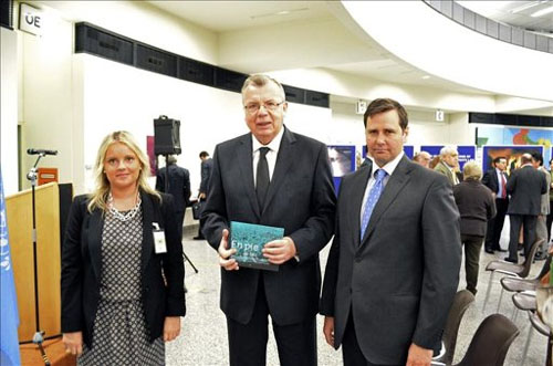 Marimar Blanco, Presidenta de la FMAB, Yuri Fedotov, Director General de ONUDD y Luis Aguilera, Subsecretario de Interior. EFE